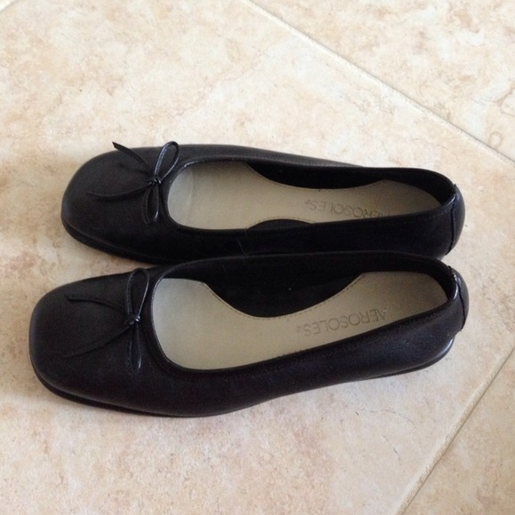 Two pairs of Aerosoles flats