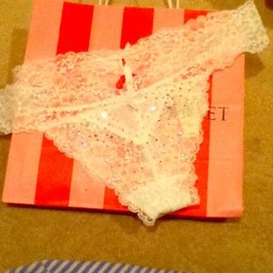 ❌Sold in bundle❌Victoria's Secret V String