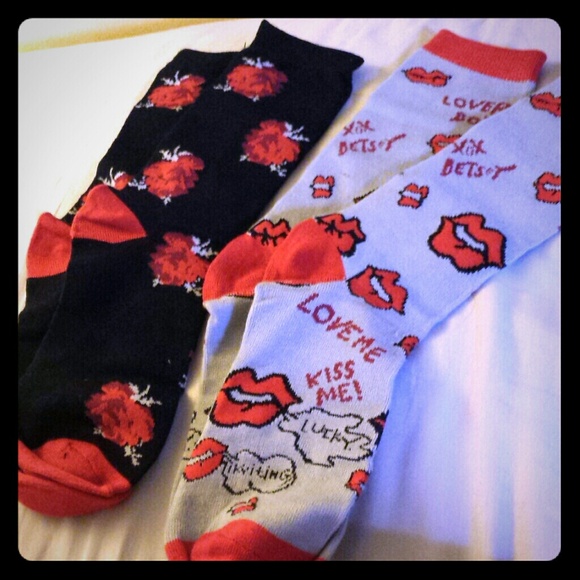 Betsey johnson socks size 9-11