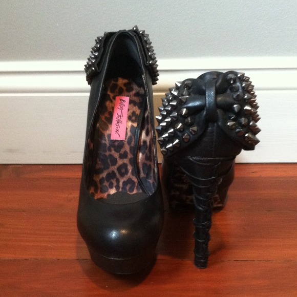 ****SOLD******Betsey Johnson Stilettos.