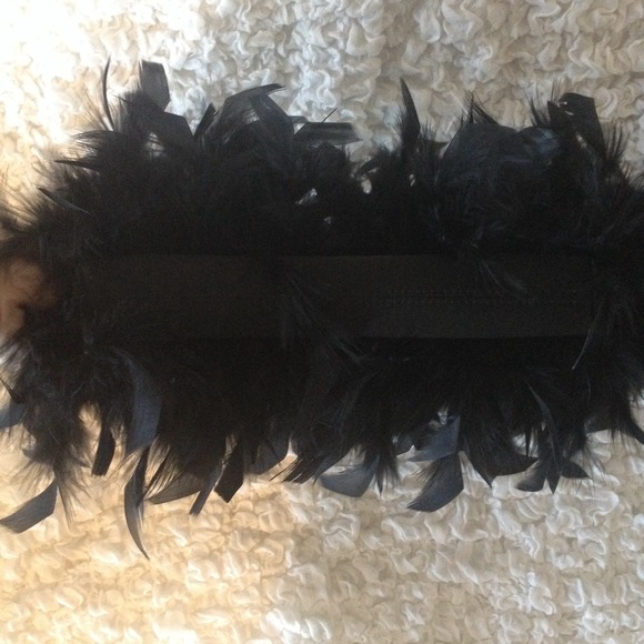 Express Feather Clutch - Picture 4 of 4