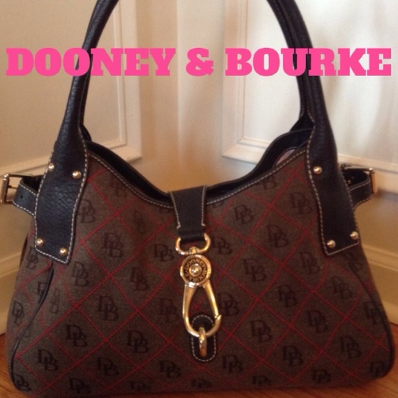 Dooney & Bourke Handbags - ❌HOLD❌DOONEY & BOURKE. Huge Purse!!!  AUTHENTIC!!!