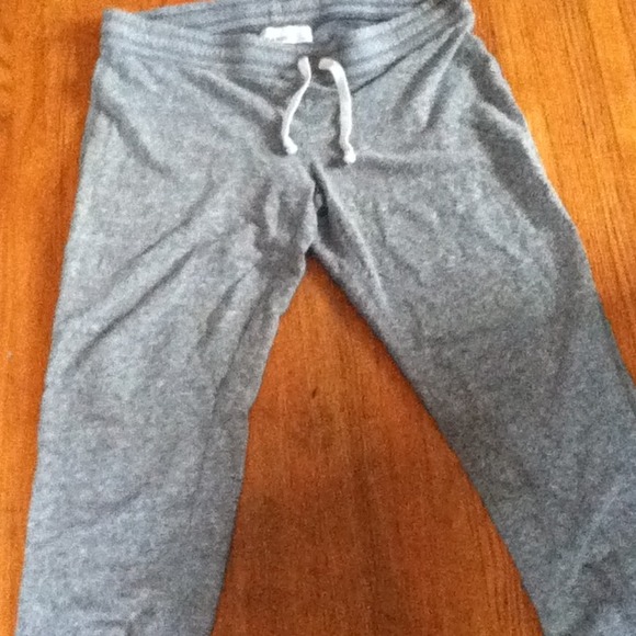 Grey Old Navy sweatpants