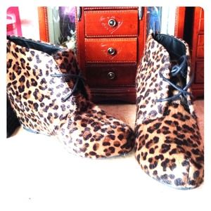 Cheetah wedges