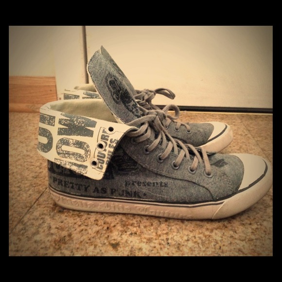 ‼️SOLD‼️Juicy Couture gray sneakers size 7.5
