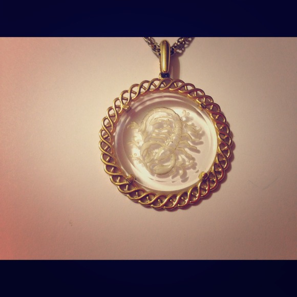 Scorpion necklace vintage