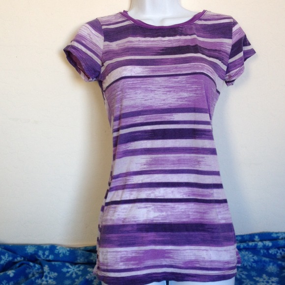 💐sold in bundle💐 purple tee.