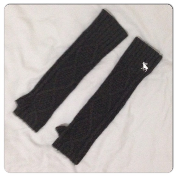 Abercrombie & Fitch Accessories - Abercrombie arm warmers