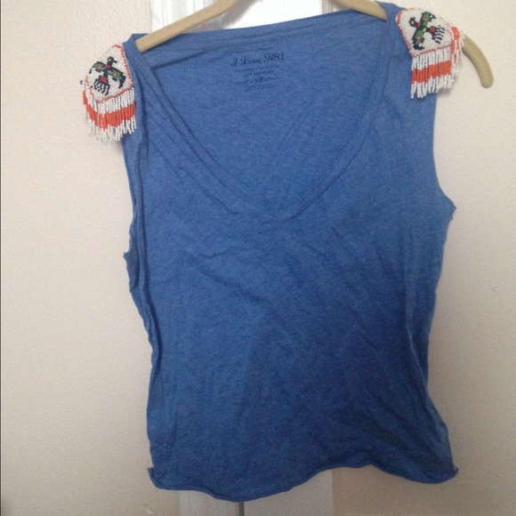 Shoulder fringe top