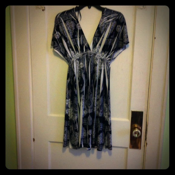 Black and white loose dress