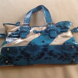 Fun blue and white snake skin purse *reduced*