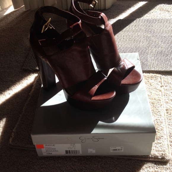 Jessica Simpson Shoes - Jessica Simpson brown heels
