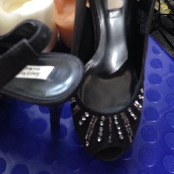 Vera Wang Brand new beautiful shoes - Picture 2 of 3