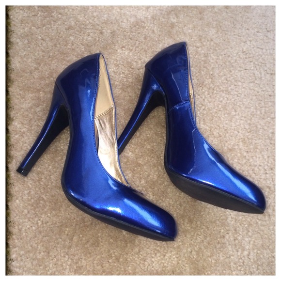 Blue classy Steve Madden heels