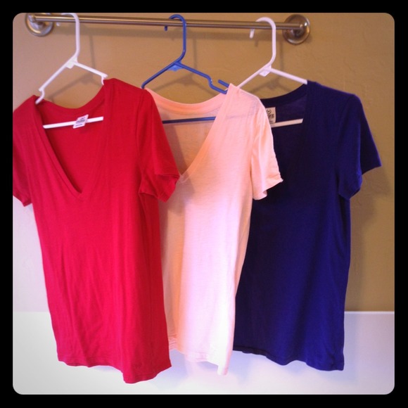 VS PINK essentials v-neck shirts -bundle @jholman
