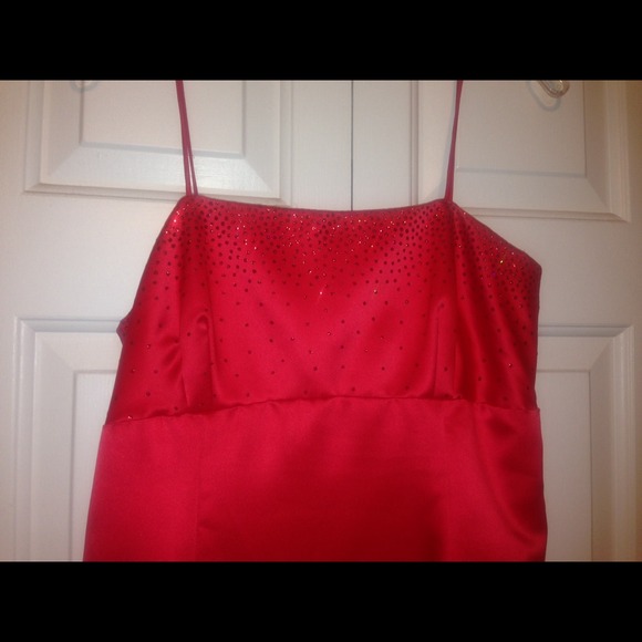 Red prom dress - Picture 2 of 3