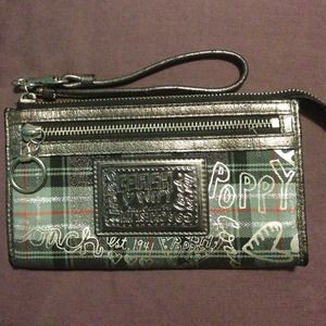 COACH Poppy Wallet/Wristlet 🎀