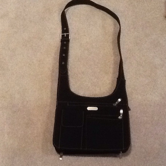 Baggalini traveling purse