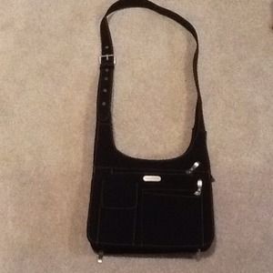 Baggalini traveling purse