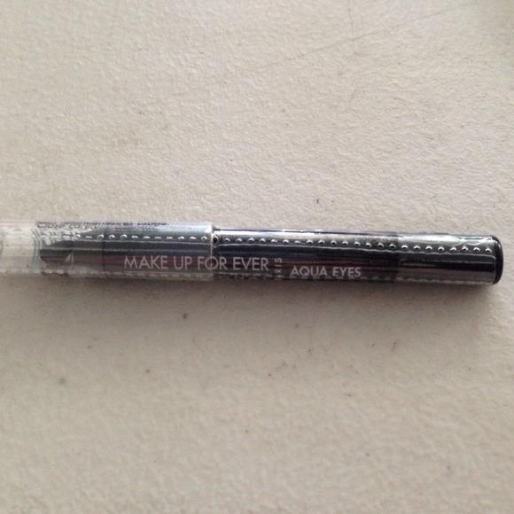 Makeup forever aqua eyes waterproof eye kohl