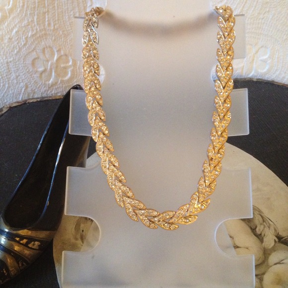 Jewelry - Austrian Crystal Vintage Necklace