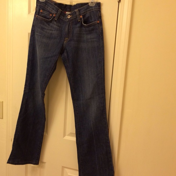 SIZE 2 LUCKY BRAND JEANS!!
