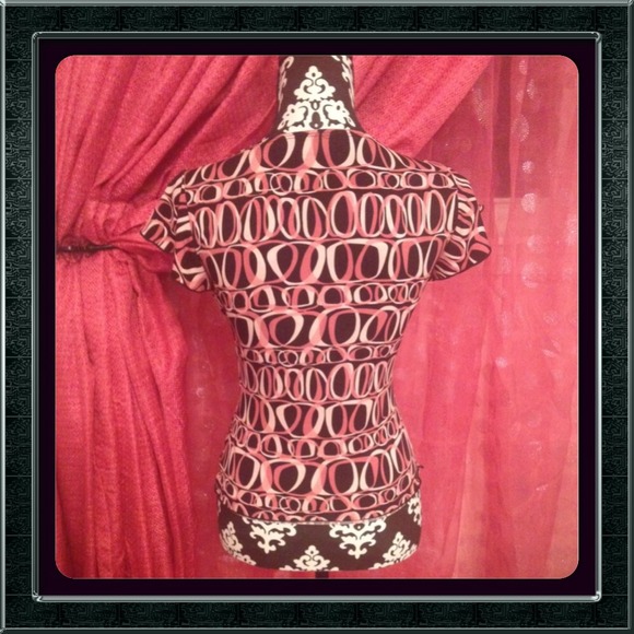 Flattering Dress Shirt - Picture 3 of 4