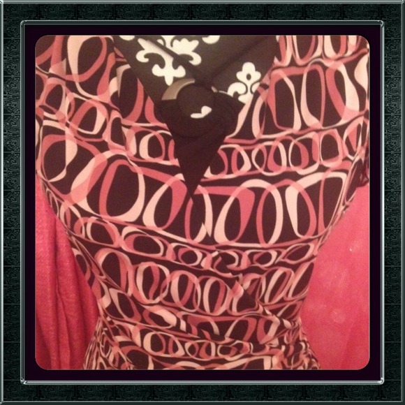 Flattering Dress Shirt - Picture 4 of 4