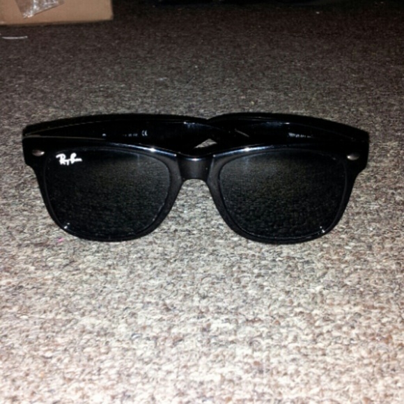 Ray-Ban Sunglass