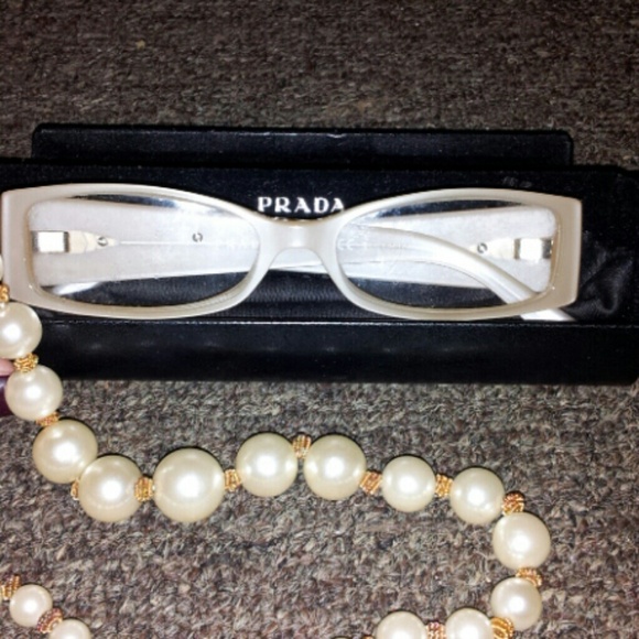 Pearl Prada Glass