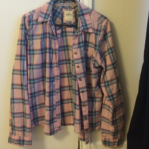 ❌SOLD!!❌Pink Plaid Hollister Button Down
