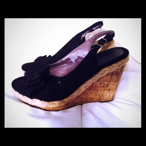 BLACK WEDGE MADDEN GIRL HEELS