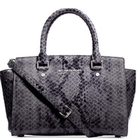 MICHAEL Michael Kors Handbags - 🔴SOLD Authentic Michael Kors Selma Satchel!