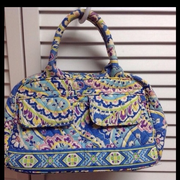 SOLD!!!❌❌❌Retired Vera Bradley Lola Bowler purse