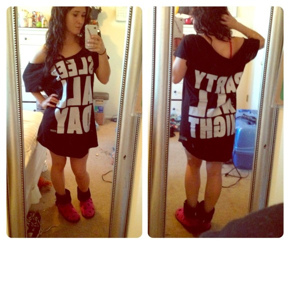 Victoria's Secret Tops - VS Pink Sleep Shirt Bundle 💕😍