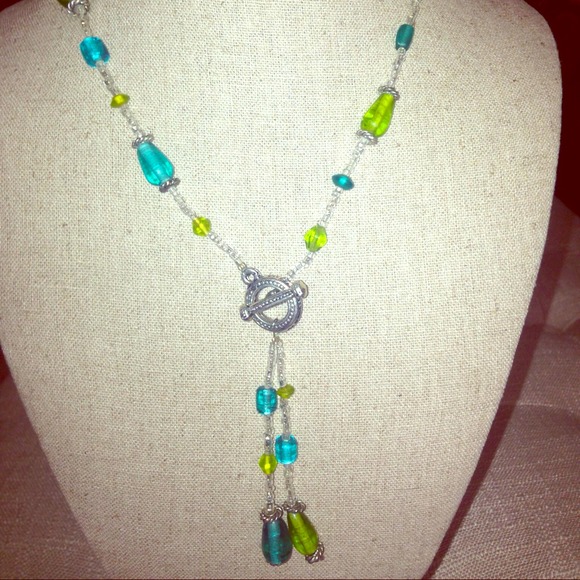 Necklace and earring set