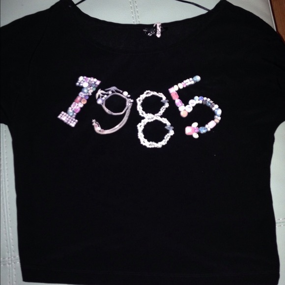 💢Sold💢💢H&M 1985 Top like new