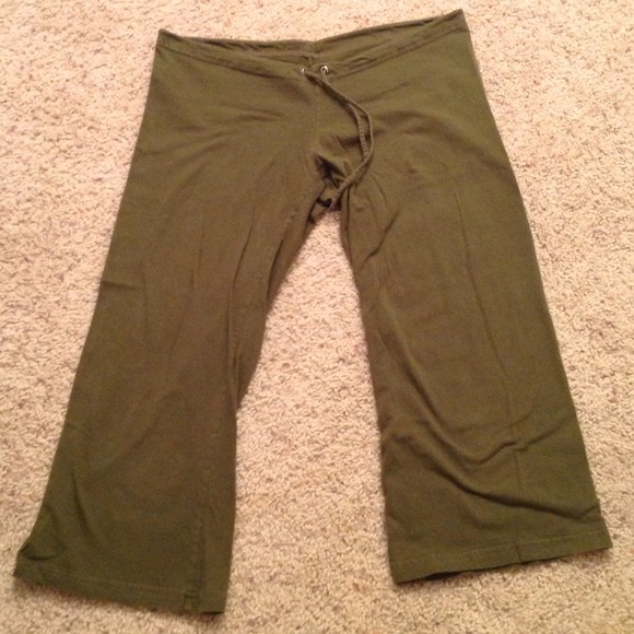 Capri pants and J crew scoop neck bundle.