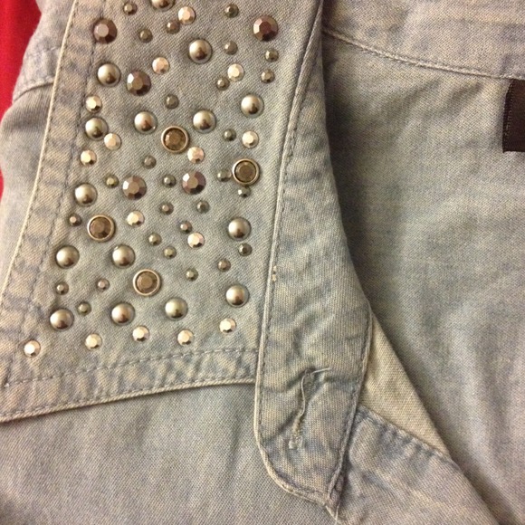 🎉Editors Pick 🎉Chambray top - Picture 3 of 4