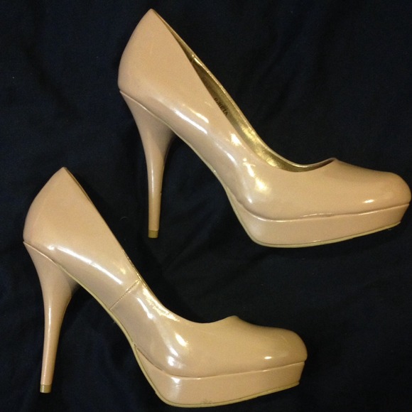 REDUCED-Steve Madden Pumps