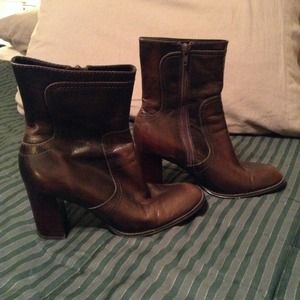 BUNDLE🔴HOLD🔴@nicoletoms boots/pearls