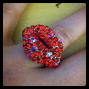 A Beautiful Kissy Lip Ring