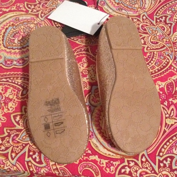 *sold*H&M little girls gold glitter ballet flats - Picture 2 of 3
