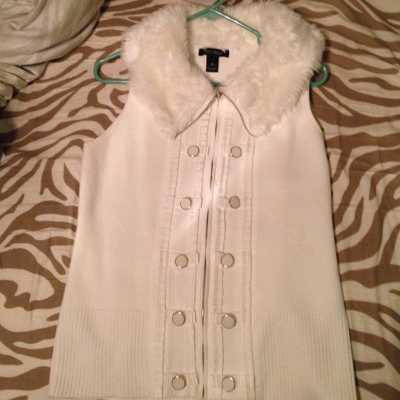 White House Black Market sweater vest