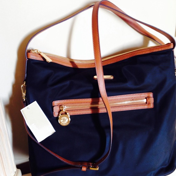 SOLD on TradestMichael Kors lg shoulder bag-black