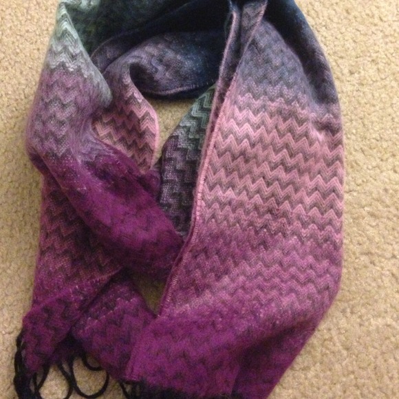 ***SOLD in bundle ** Purple, blue chevron scarf