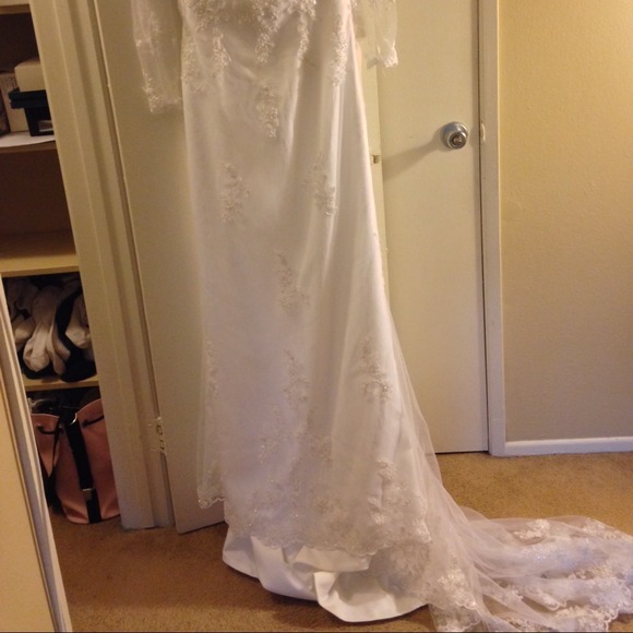 wedding gown - Picture 2 of 2