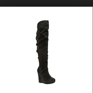 Anyone selling? Looking for a size 8!!