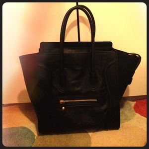 Trapezoid black handbag