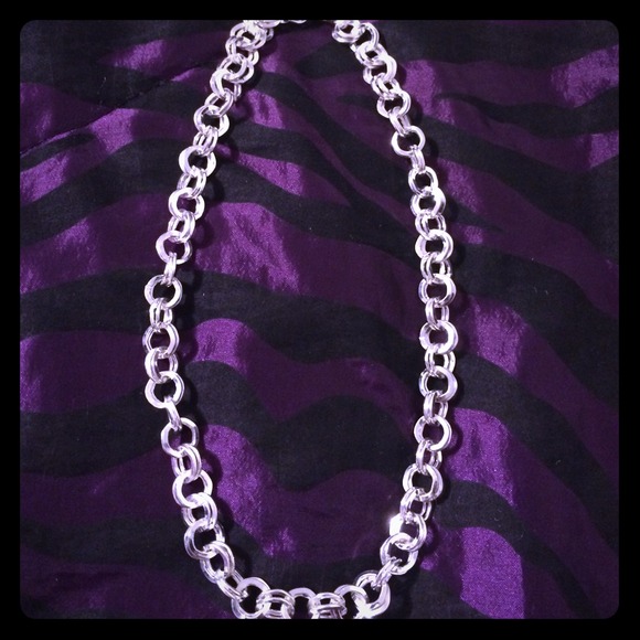 🚫GIFTED🚫 Fashion Link necklace